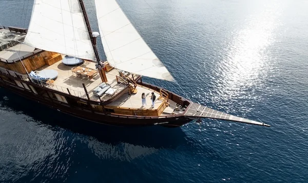 SY Sequoia under sail in Indonesia.